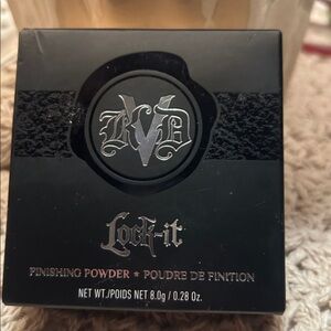 Kat Von D Lock It Finishing Powder Light .28 Oz 8.0 g Vegan cosmetics